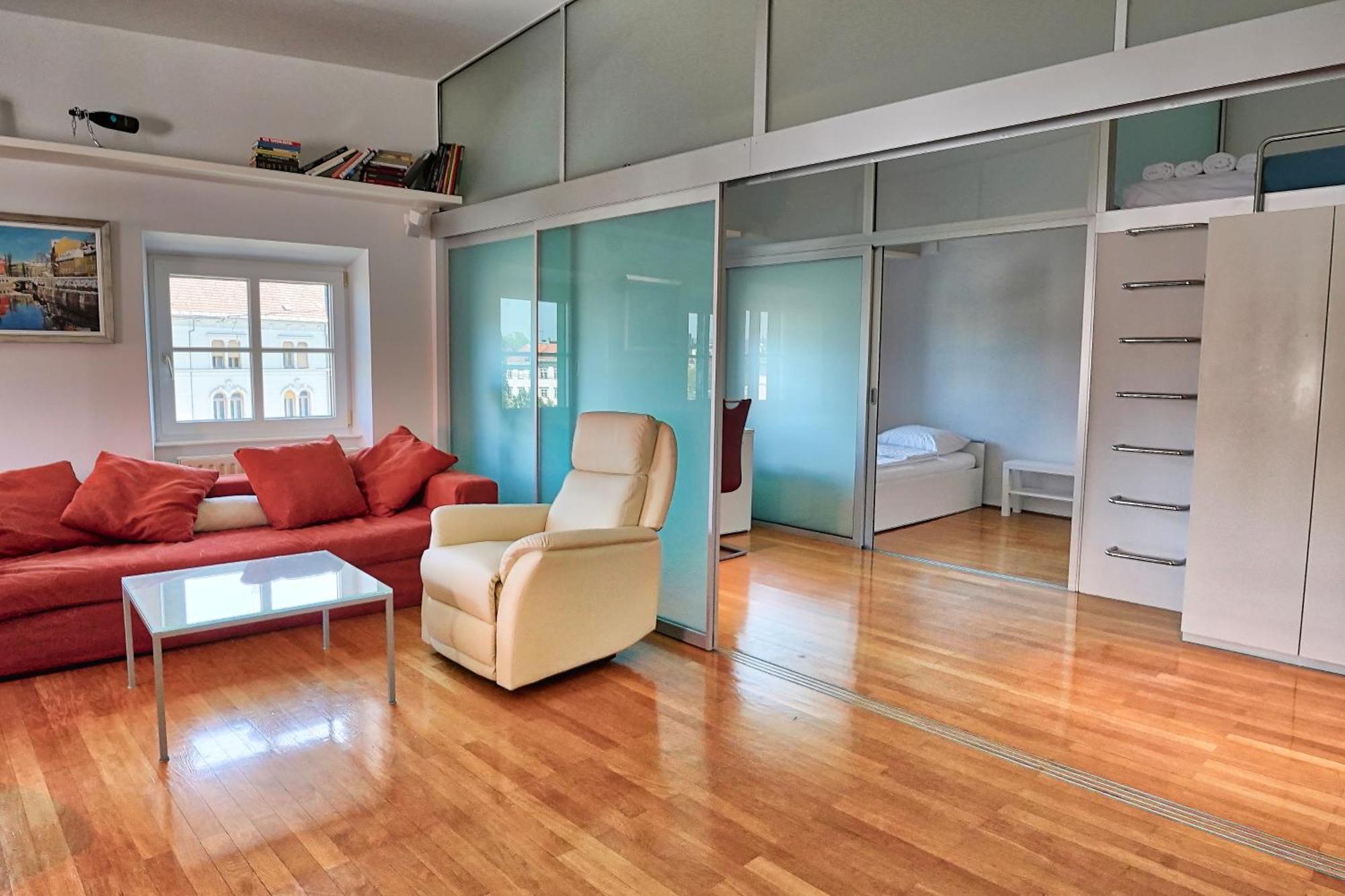 Poet Apartment Ljubljana Buitenkant foto